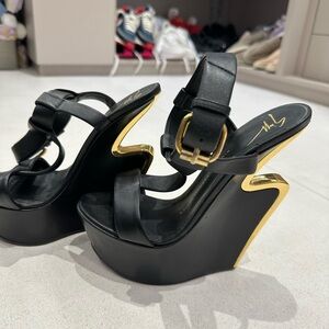 Authentic Giuzeppe Zanotti 37.5 platforms. italy